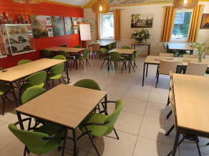 Nieuw meubilair en lampen